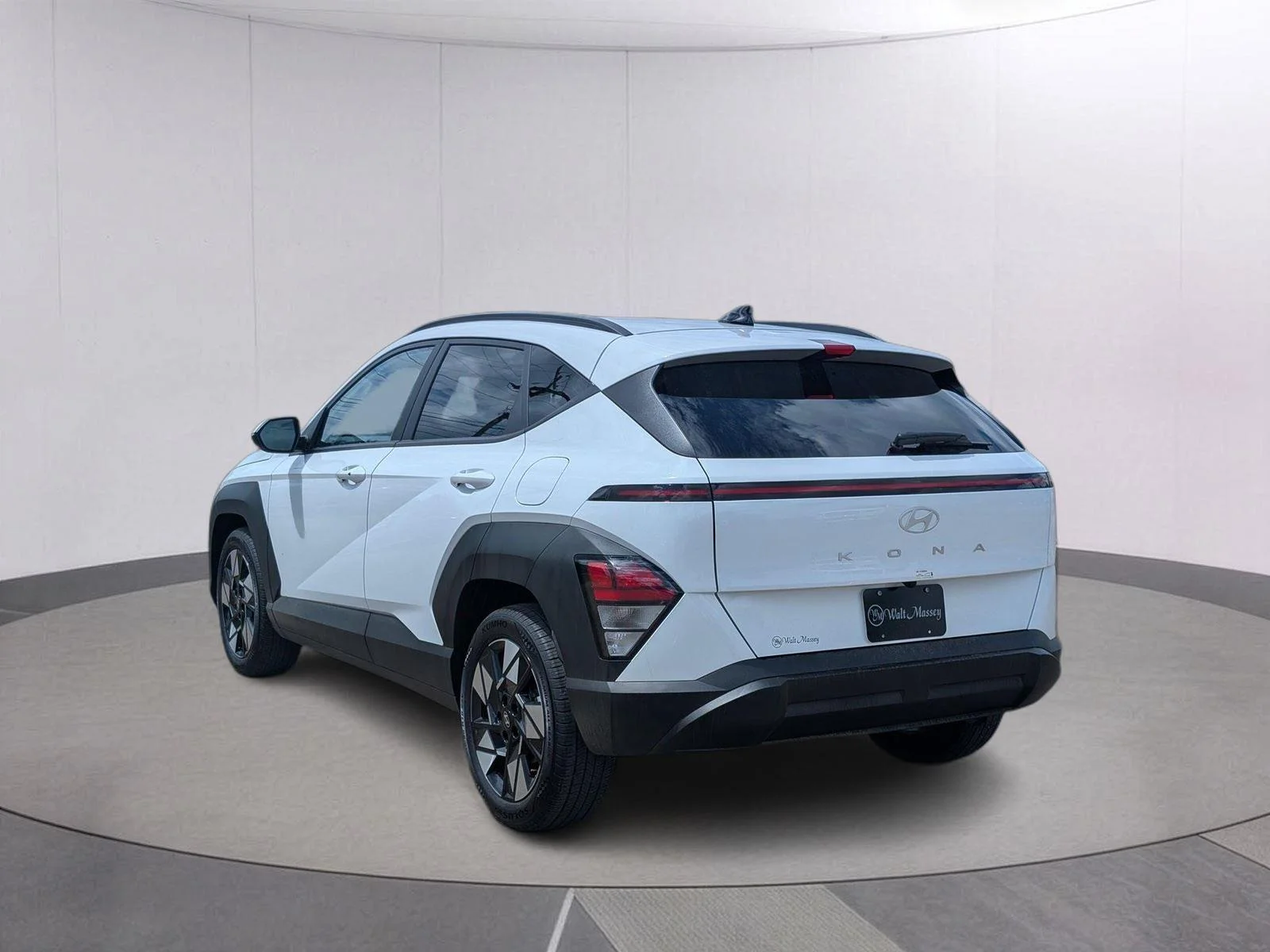 Used 2025 Atlas White Hyundai SEL image 3