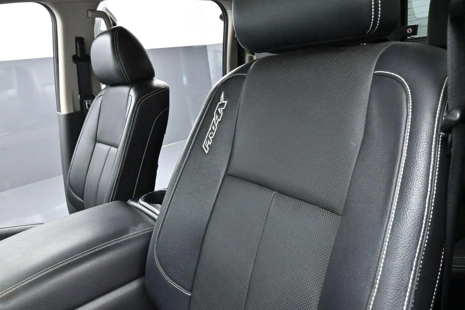 Used 2018 Brilliant Silver Nissan PRO-4X image 15