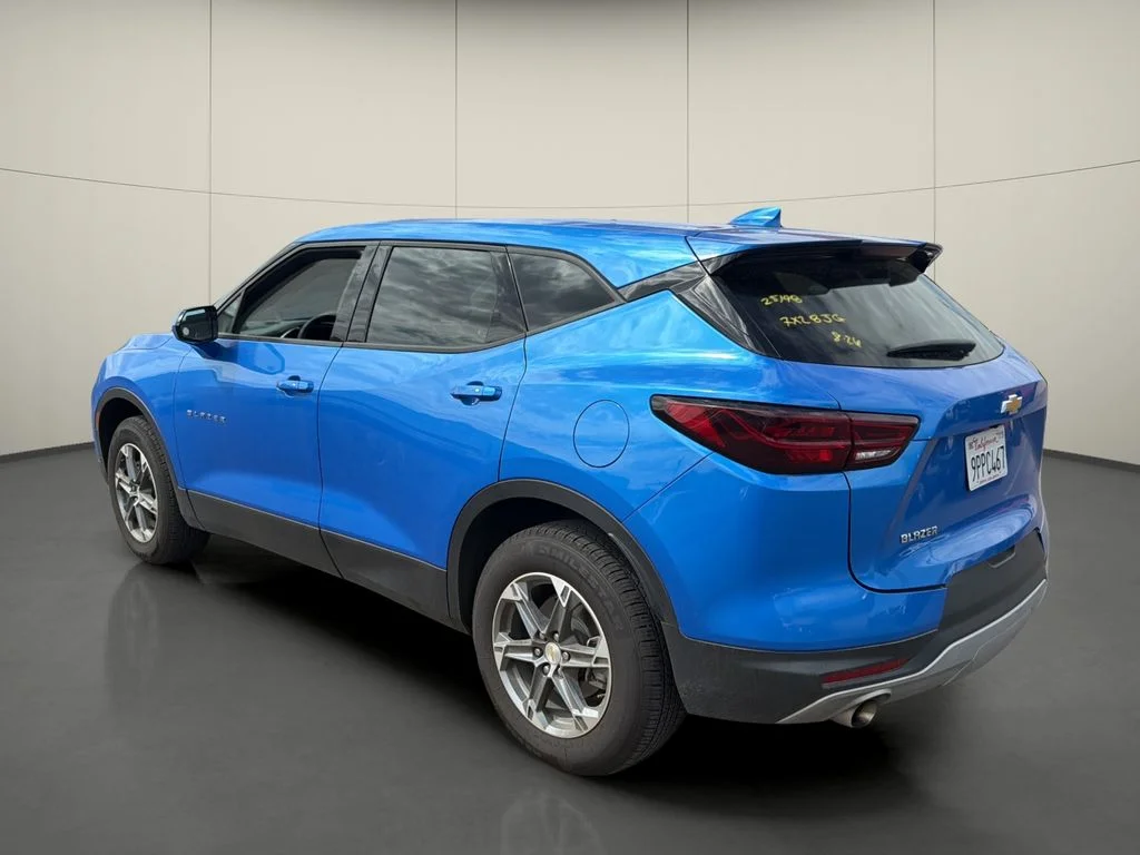 Used 2025 Blue Chevrolet LT image 5