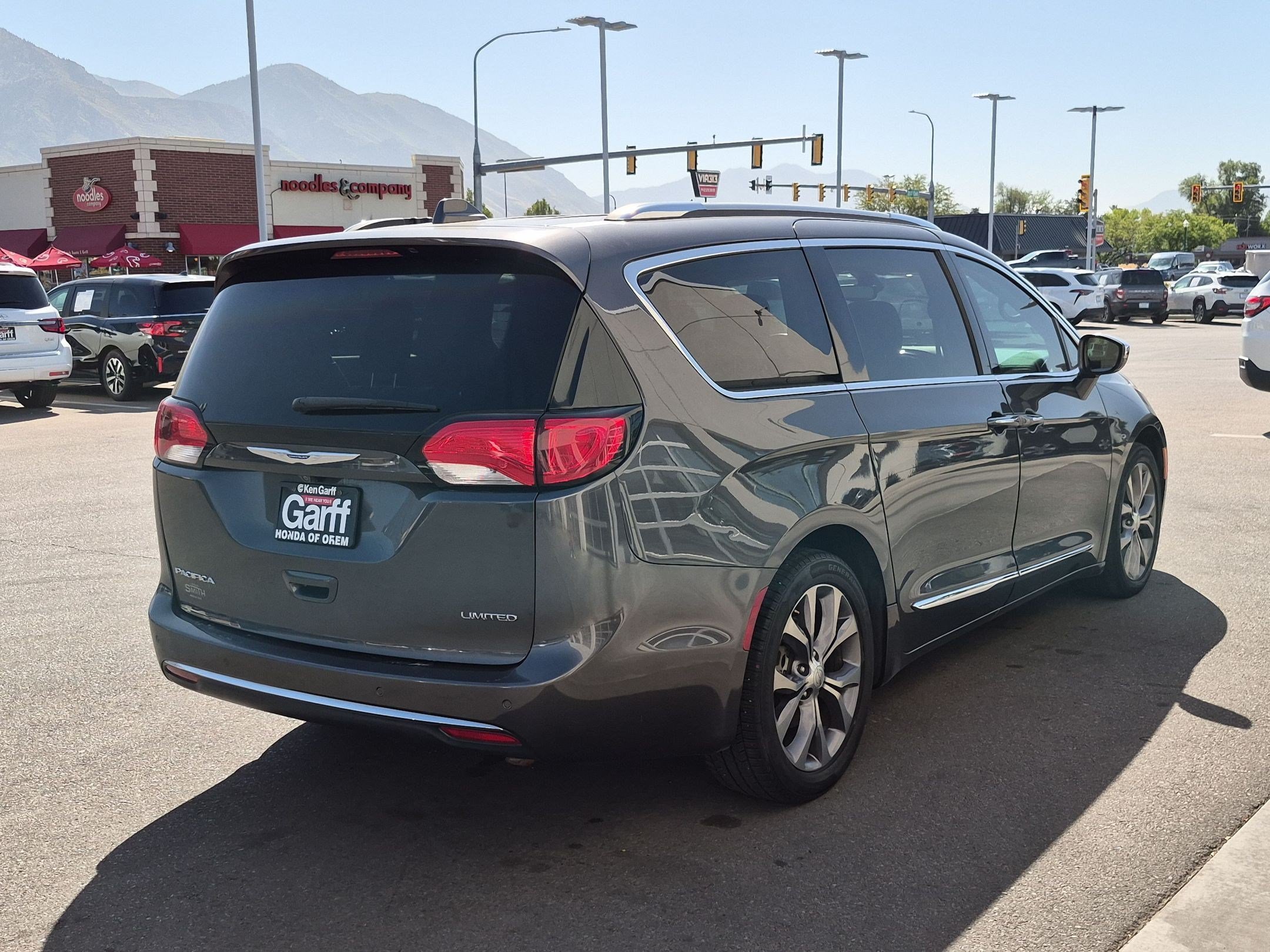 Used 2019 Granite Crystal Metallic Clearcoat Chrysler Limited image 3