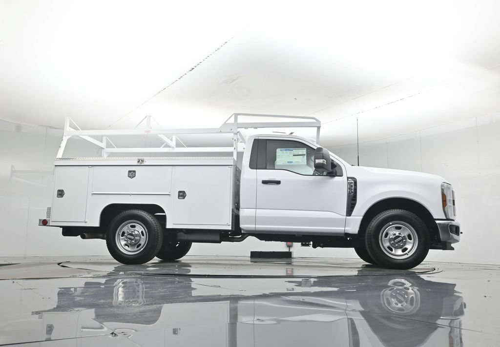 2026 Ford F-350 Super Duty Chassis Cab XL - Photo 49