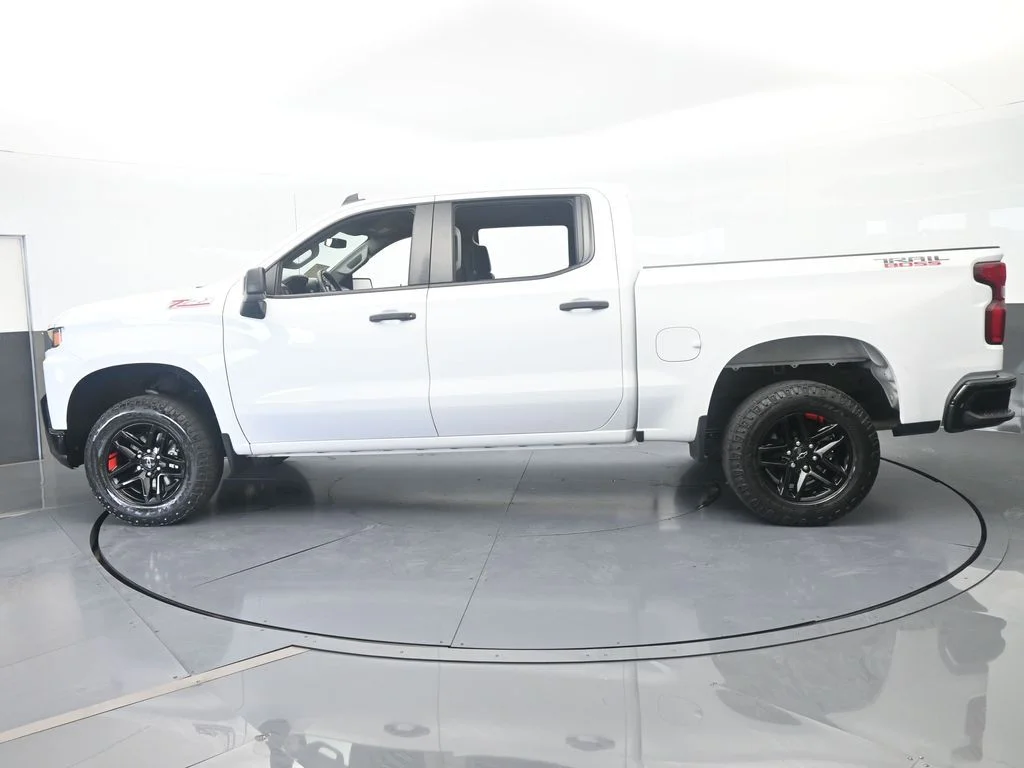 Used 2021 Summit White Chevrolet Custom Trail Boss image 3