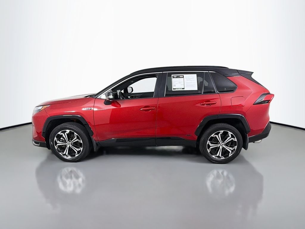 Used 2022 Supersonic Red/Midnight Black Metallic Toyota XSE image 4
