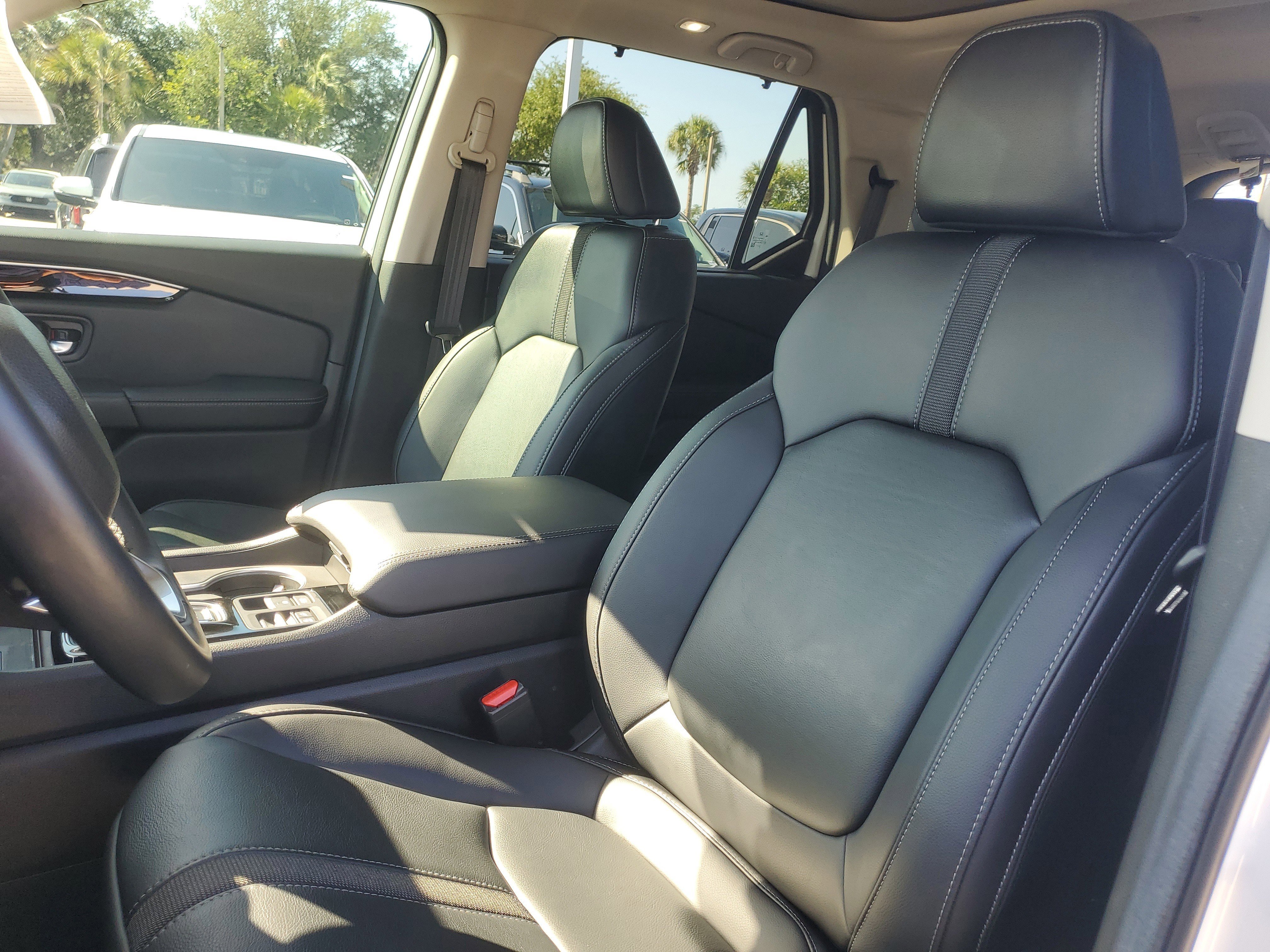 Used 2025 Platinum White Pearl Honda Touring image 18