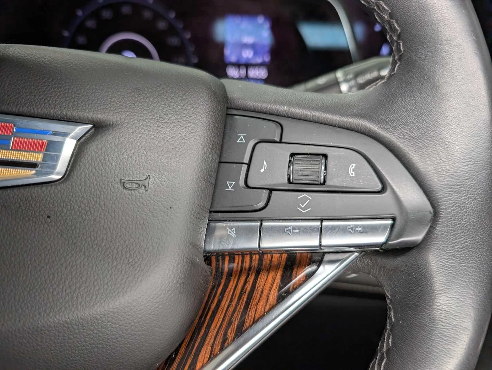 Used 2023 Crystal White Tricoat Cadillac 4WD Premium Luxury image 40