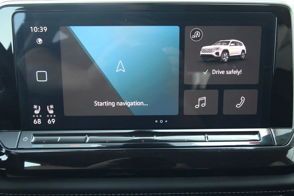 Used 2025  Volkswagen 2.0T SE image 27