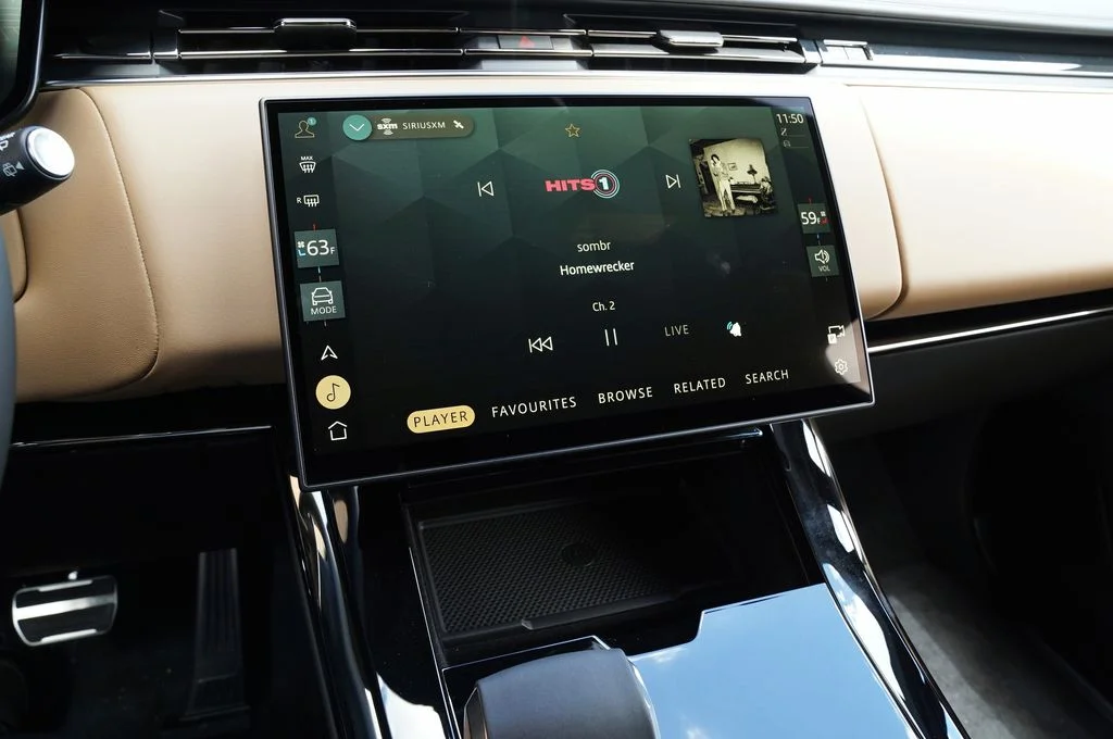 New 2026 Carpathian Grey Land Rover Dynamic SE image 21