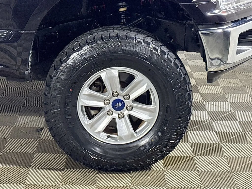 Used 2019 Black Ford XLT image 22
