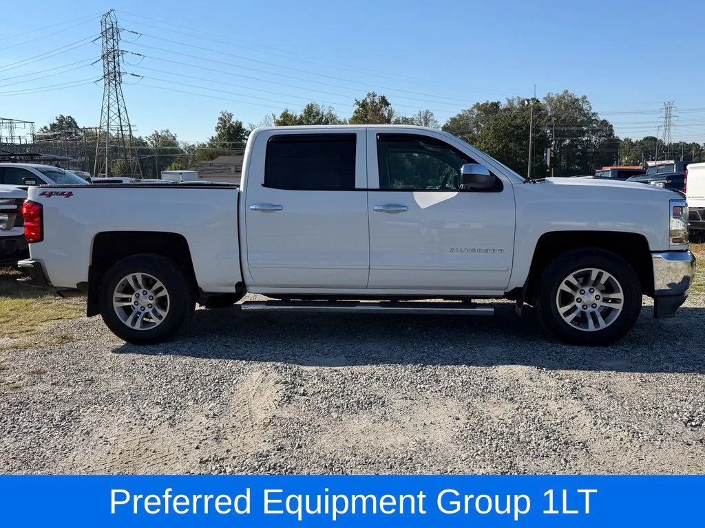 Used 2018 SUMMIT WHITE Chevrolet LT image 10