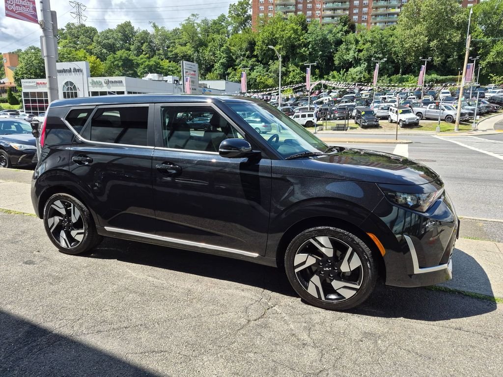 Used 2023 Black Kia GT-Line image 5