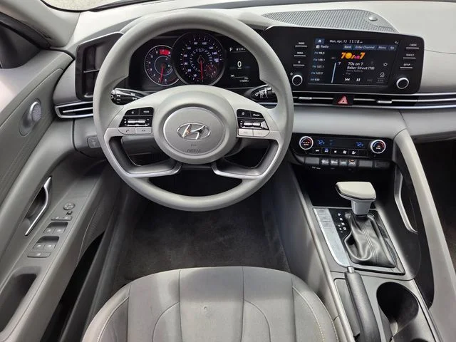 Used 2023 Silver Hyundai SEL image 13