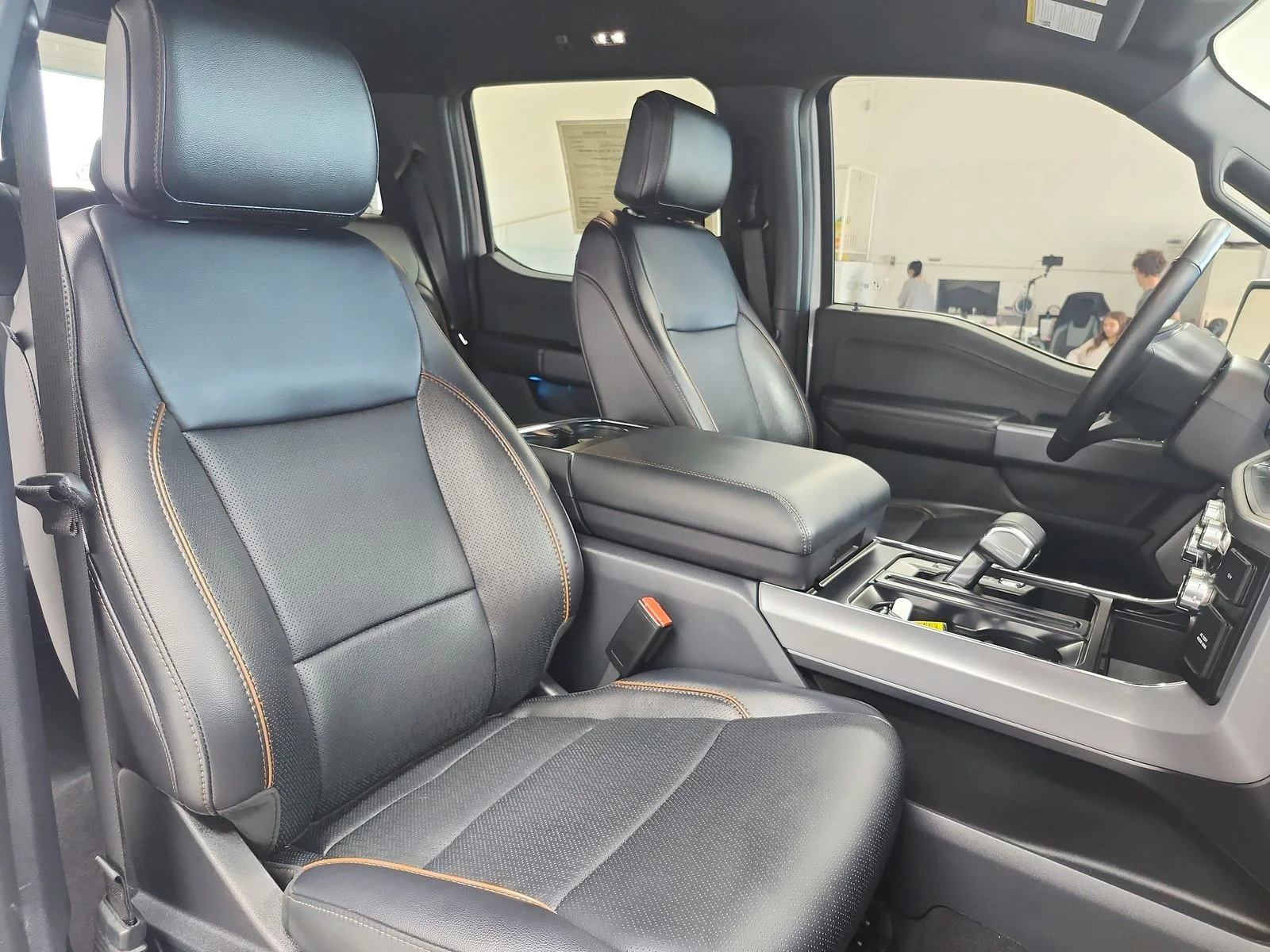 Used 2024 White Ford Lariat image 40