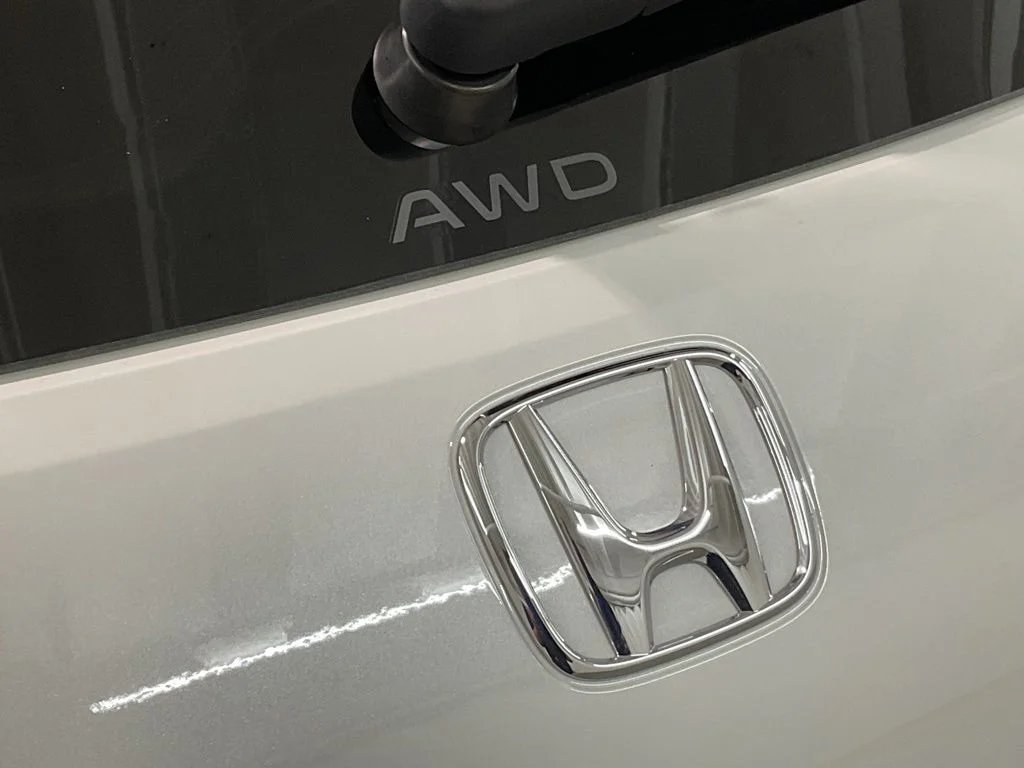 Used 2024 Platinum White Pearl Honda EX-L image 23
