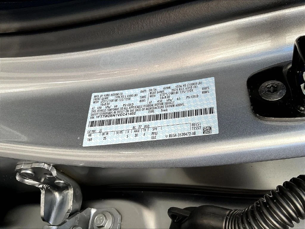 New 2027 Iconic Silver Metallic Ford F-250® XLT image 8