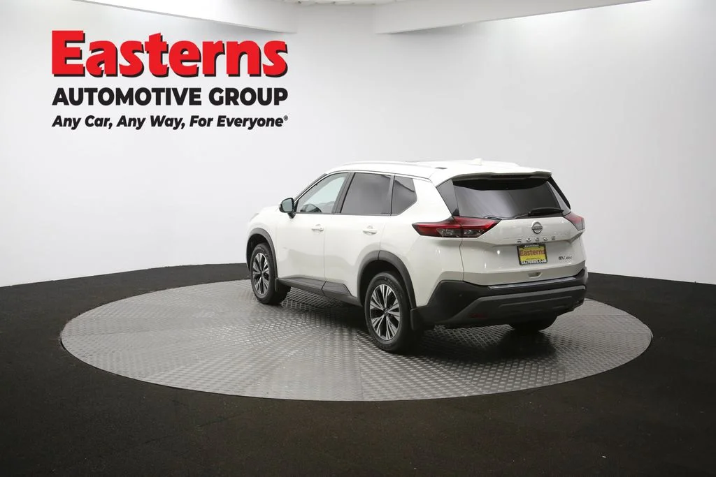 Used 2022 White Nissan SV image 66