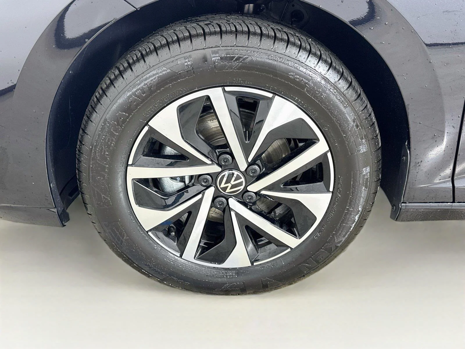 New 2027 Deep Black Pearl Volkswagen S image 28