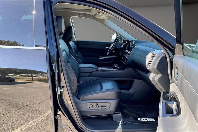 Used 2024 Black Nissan SL image 7