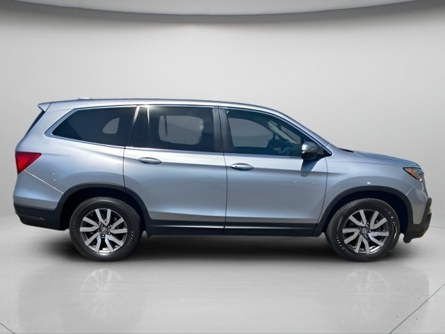 Certified Used 2019 Lunar Silver Metallic Honda EX image 6