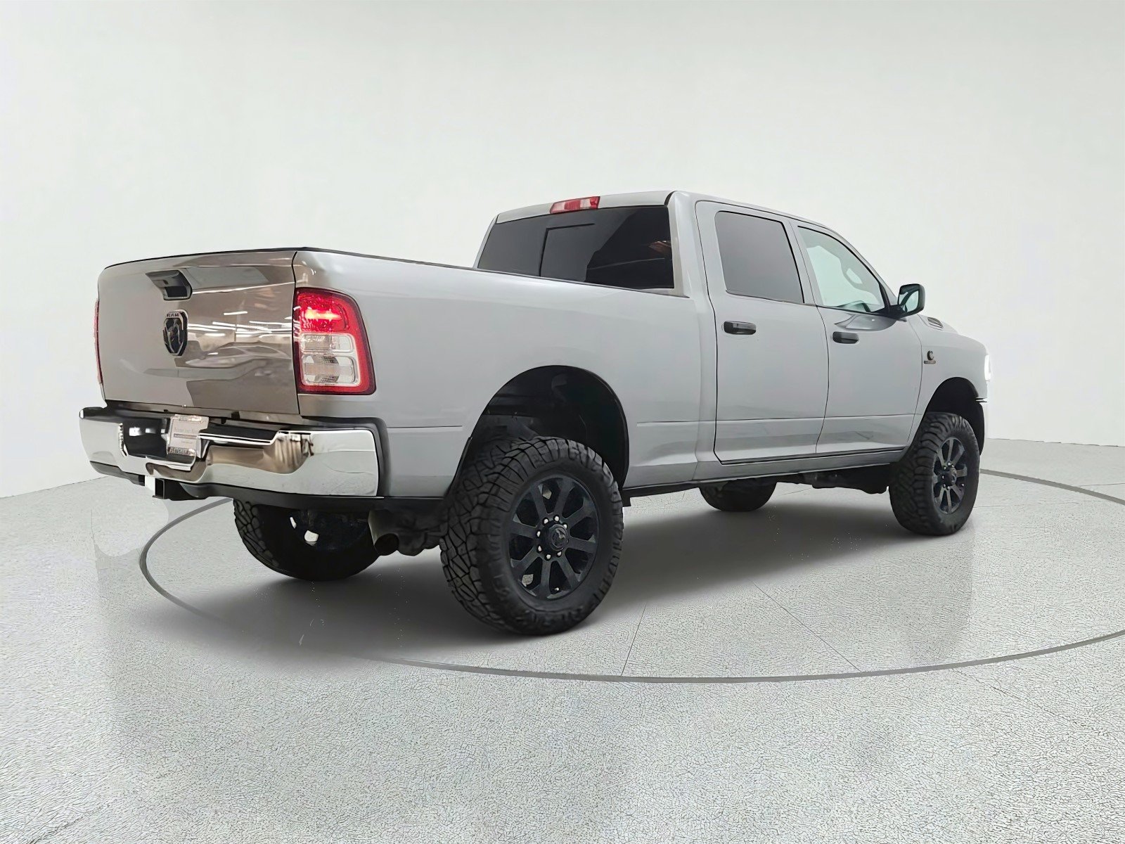Used 2022 Billet Silver Metallic Clearcoat Ram Tradesman 4x4 Crew Cab 6'4 Box image 5