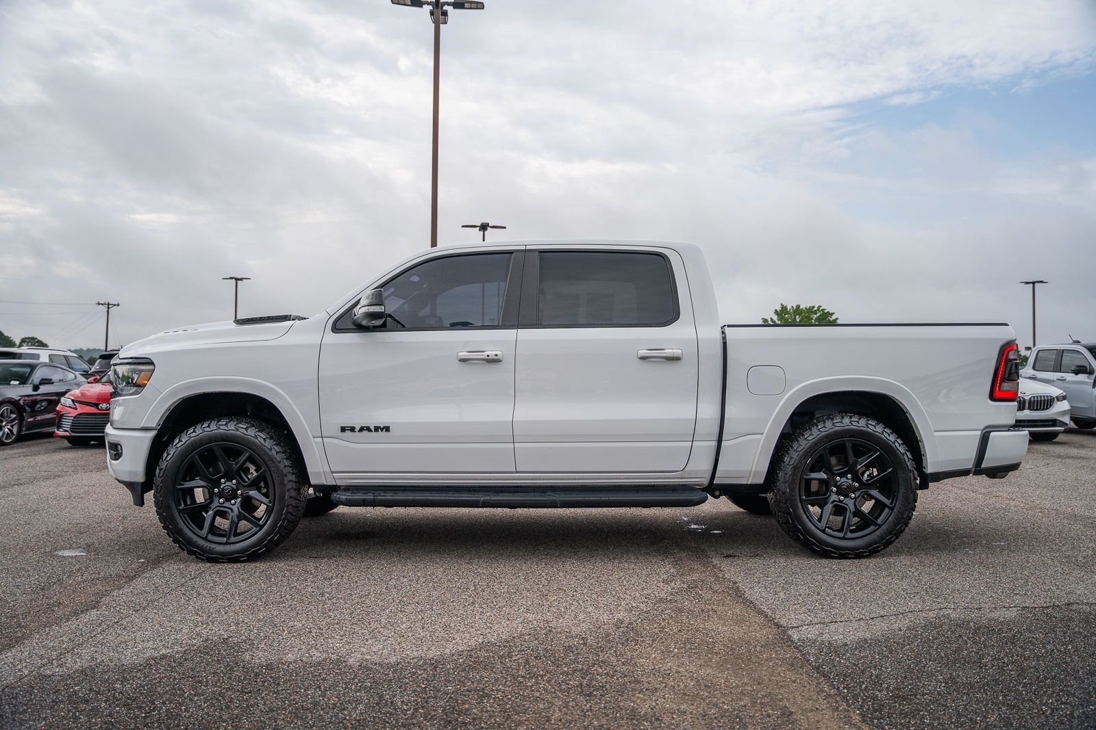 Used 2022 White Ram Laramie image 5