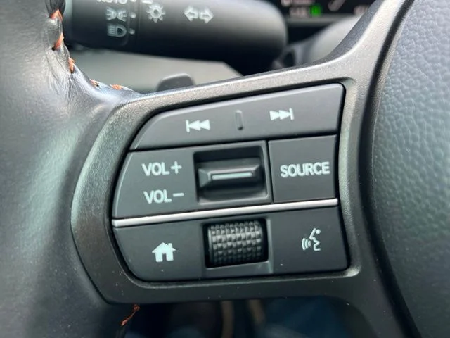 Used 2025  Honda Sport image 17