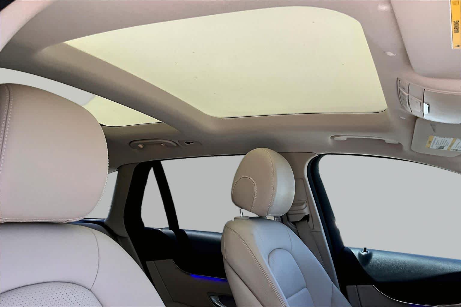Used 2021 Polar White Mercedes-Benz GLC 300 image 14
