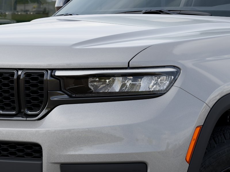 New 2025 Silver Zynith Exterior Paint Jeep Altitude X image 32
