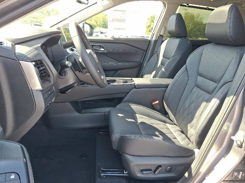 New 2026 Gun Metallic Nissan Platinum image 11