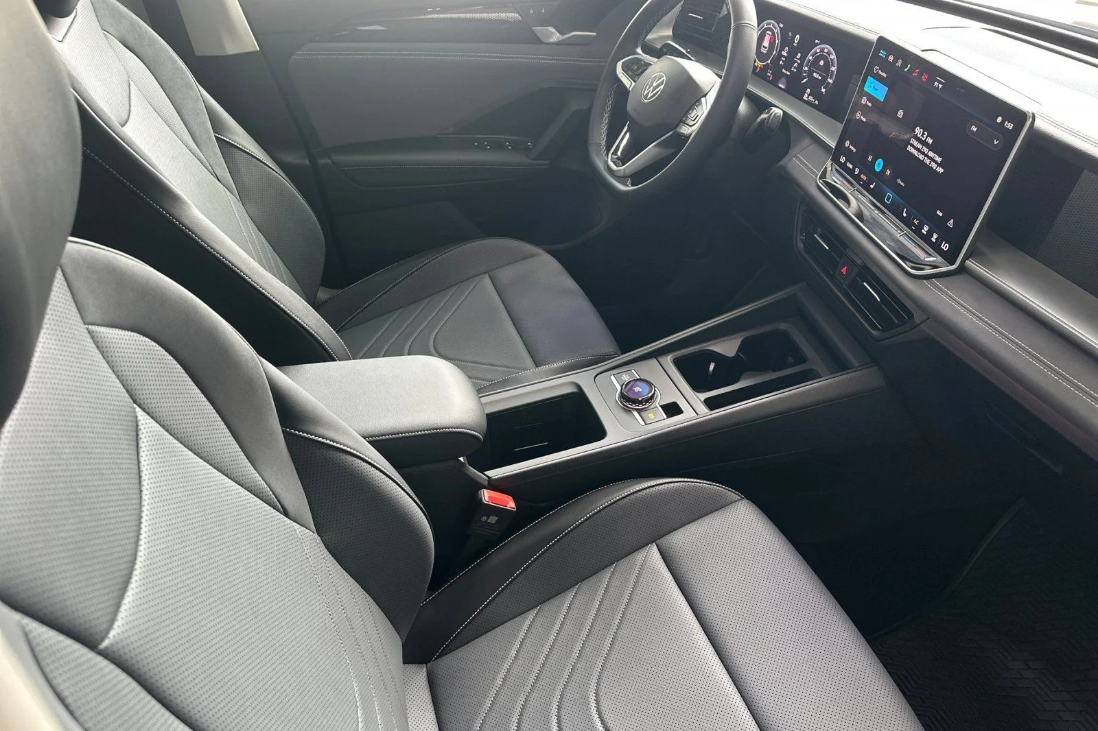 New 2026 Black Volkswagen 2.0T SE image 14