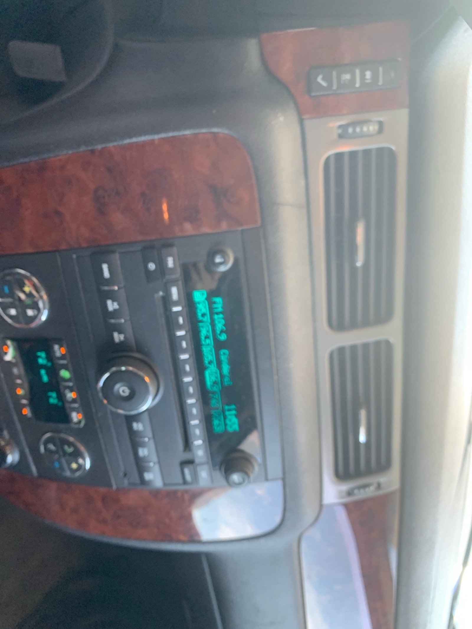 Used 2010  Chevrolet LT image 1