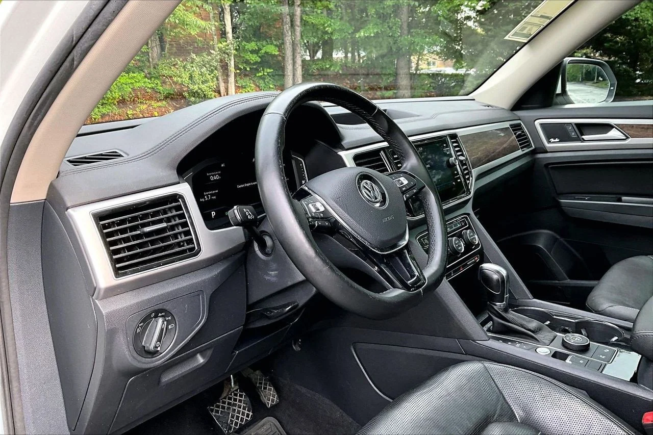 Certified Used 2019 White Volkswagen SEL Premium image 20