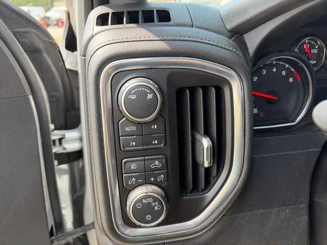 Used 2019 Silver Chevrolet LT Trail Boss image 12