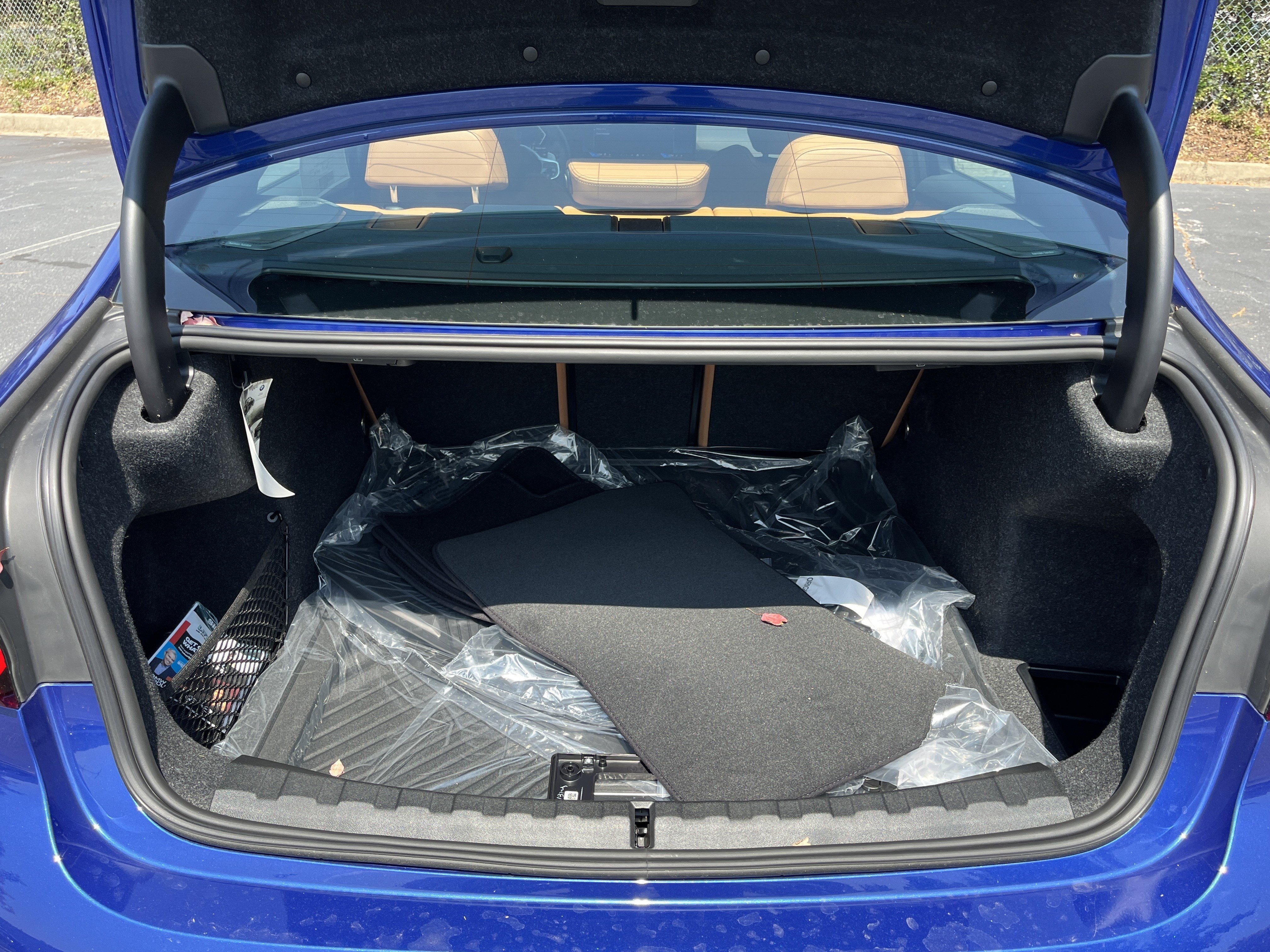 2025 BMW 3 Series 330i - Photo 28