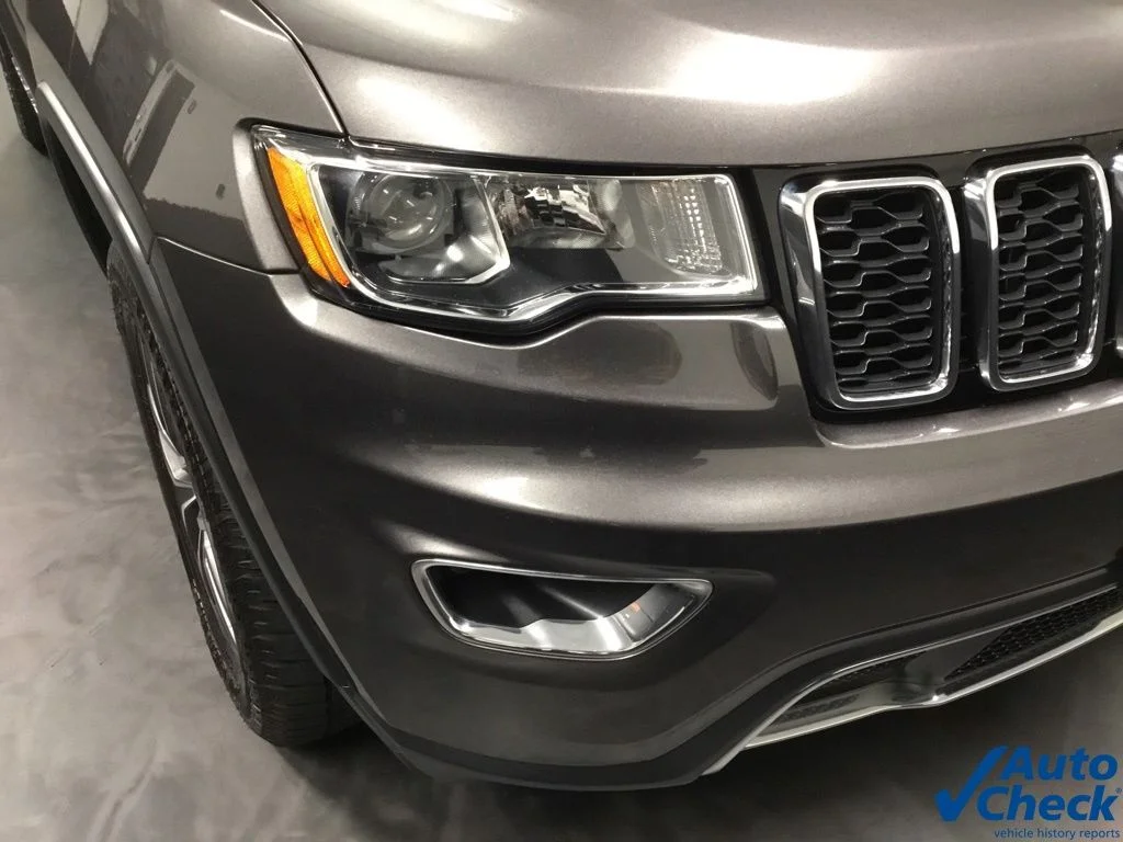 Used 2020 Gray Jeep Limited image 18