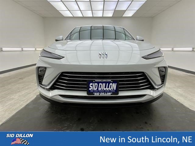New 2026 Summit White Buick Preferred image 3