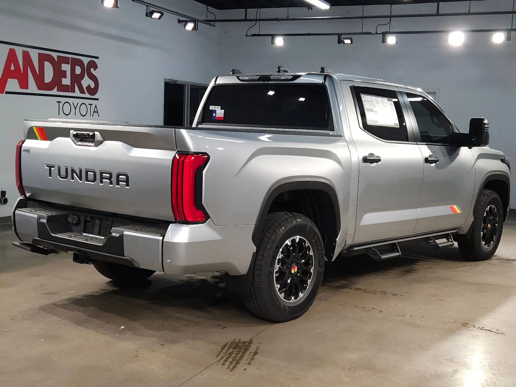 2026 Toyota Tundra SR5 - Photo 7