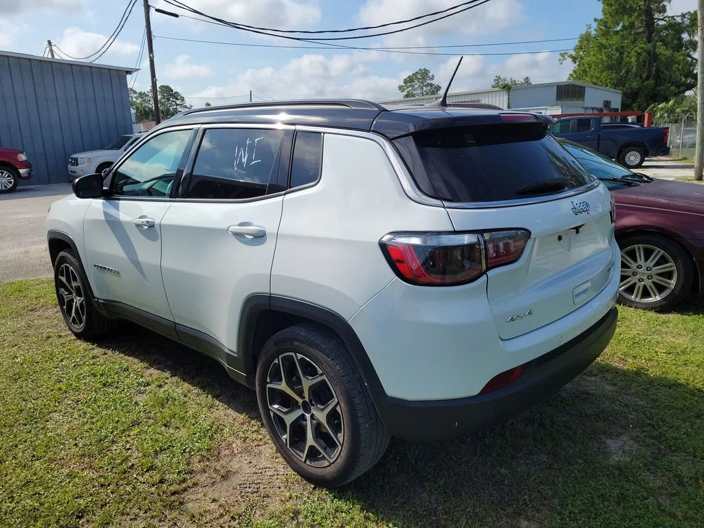 Used 2024 White Jeep Limited image 6