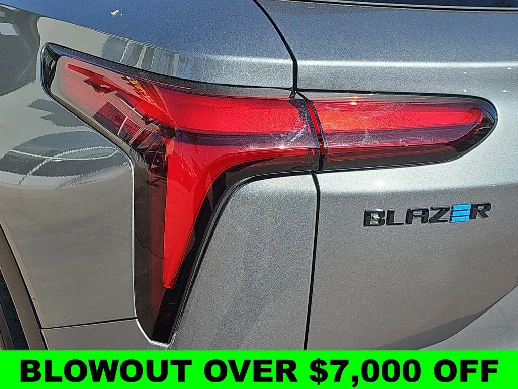 2025 Chevrolet Blazer EV LT - Photo 39