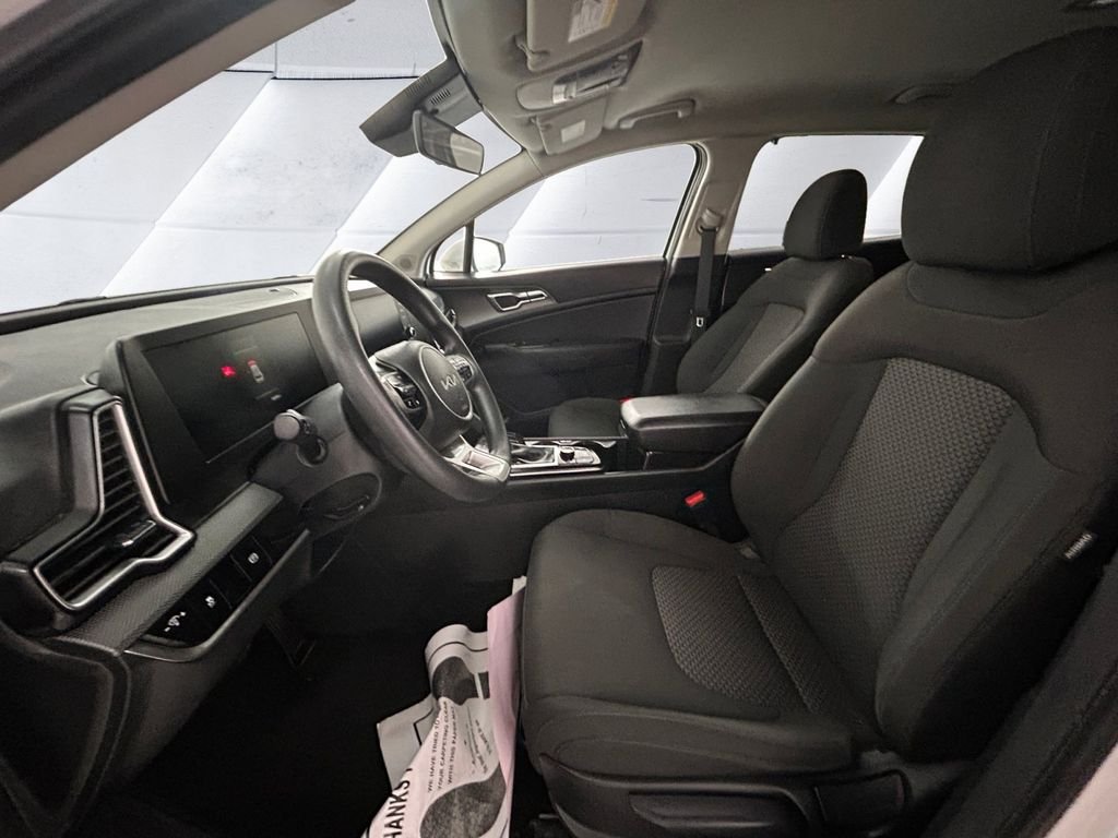 Used 2024 White Kia LX image 7
