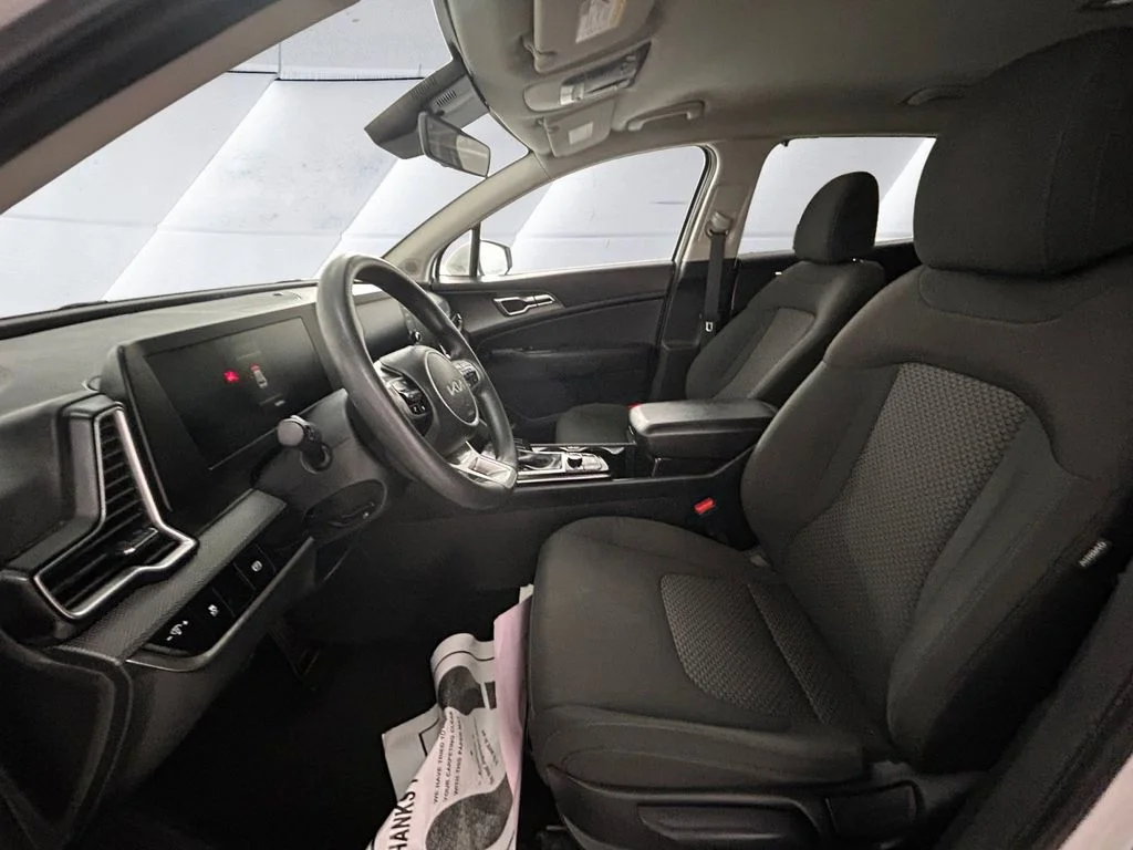 Used 2024 White Kia LX image 7