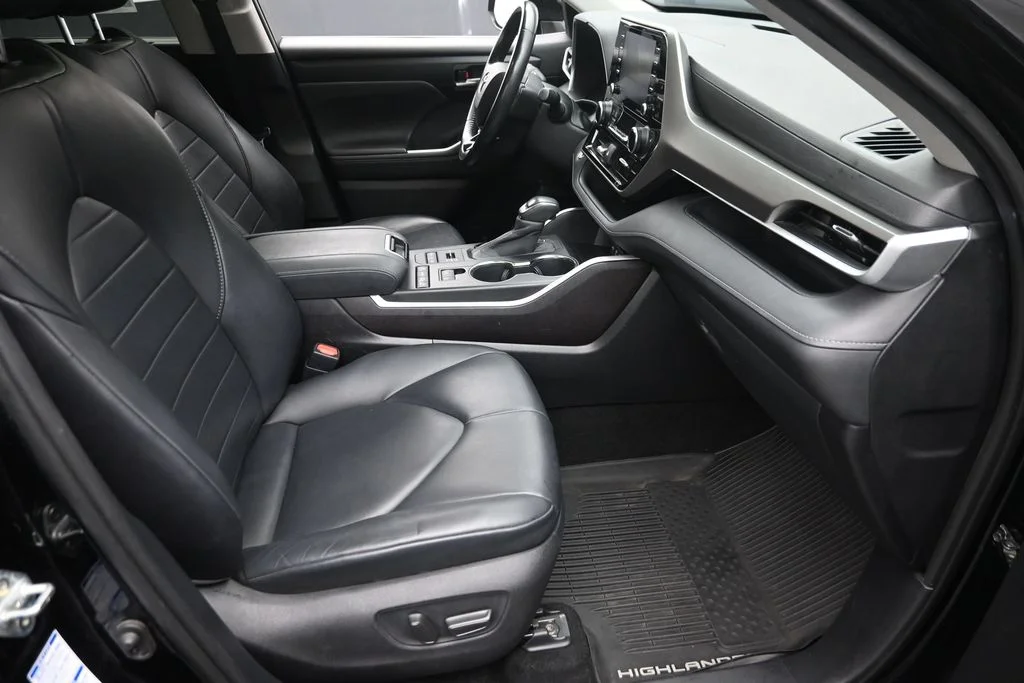 Certified Used 2020 Black Toyota XLE image 9