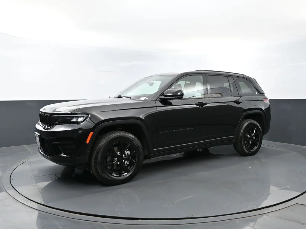 2025 Jeep Grand Cherokee Altitude 4x4's photo