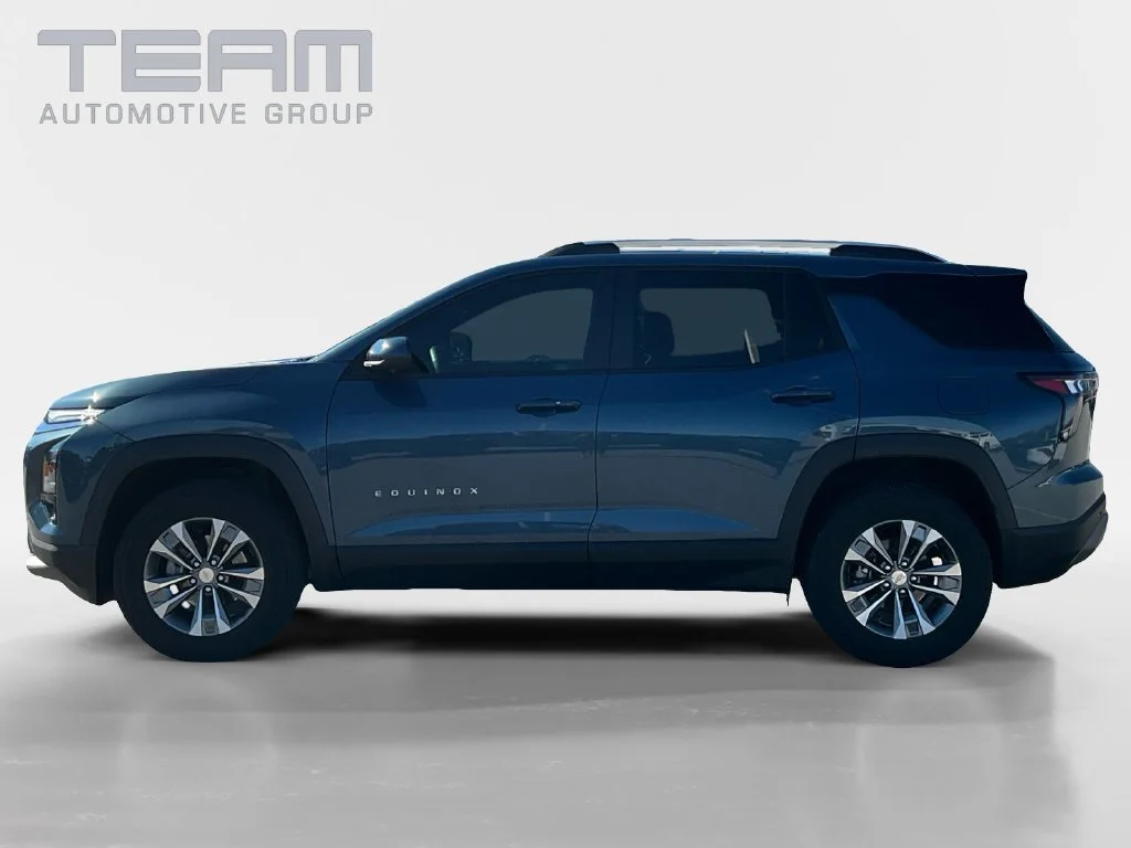 Used 2025 Lakeshore Blue Metallic Chevrolet LT image 4