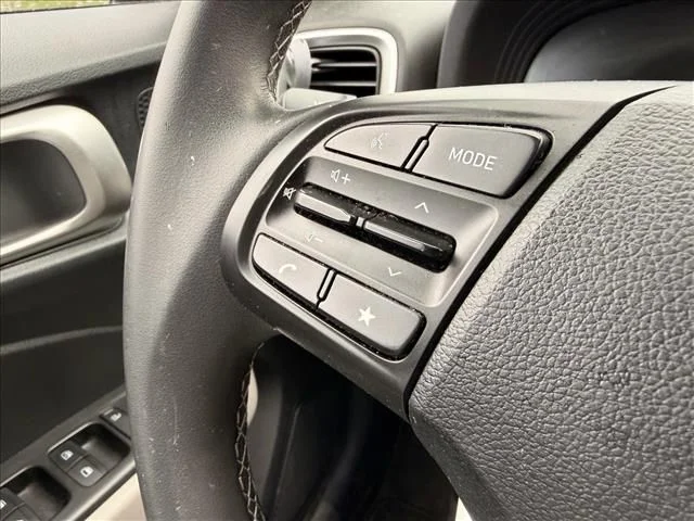 Used 2025 Gray Hyundai SEL image 17