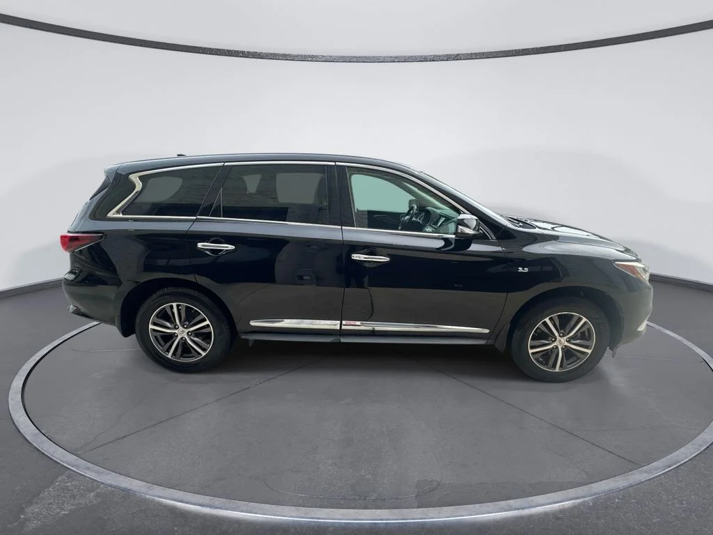 Used 2019 Black INFINITI PURE image 8