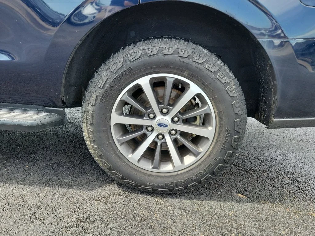 Used 2021 Blue Ford XLT image 32