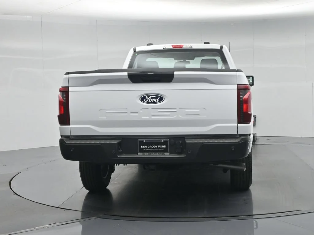 New 2026 Oxford White Ford XL image 18