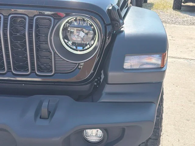 Used 2024 Black Jeep Sport S image 10
