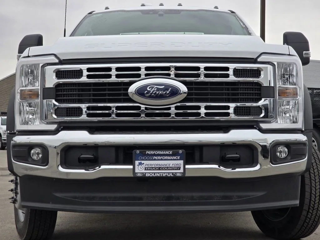 2025 Ford F-550 Super Duty Chassis Cab XL - Photo 17
