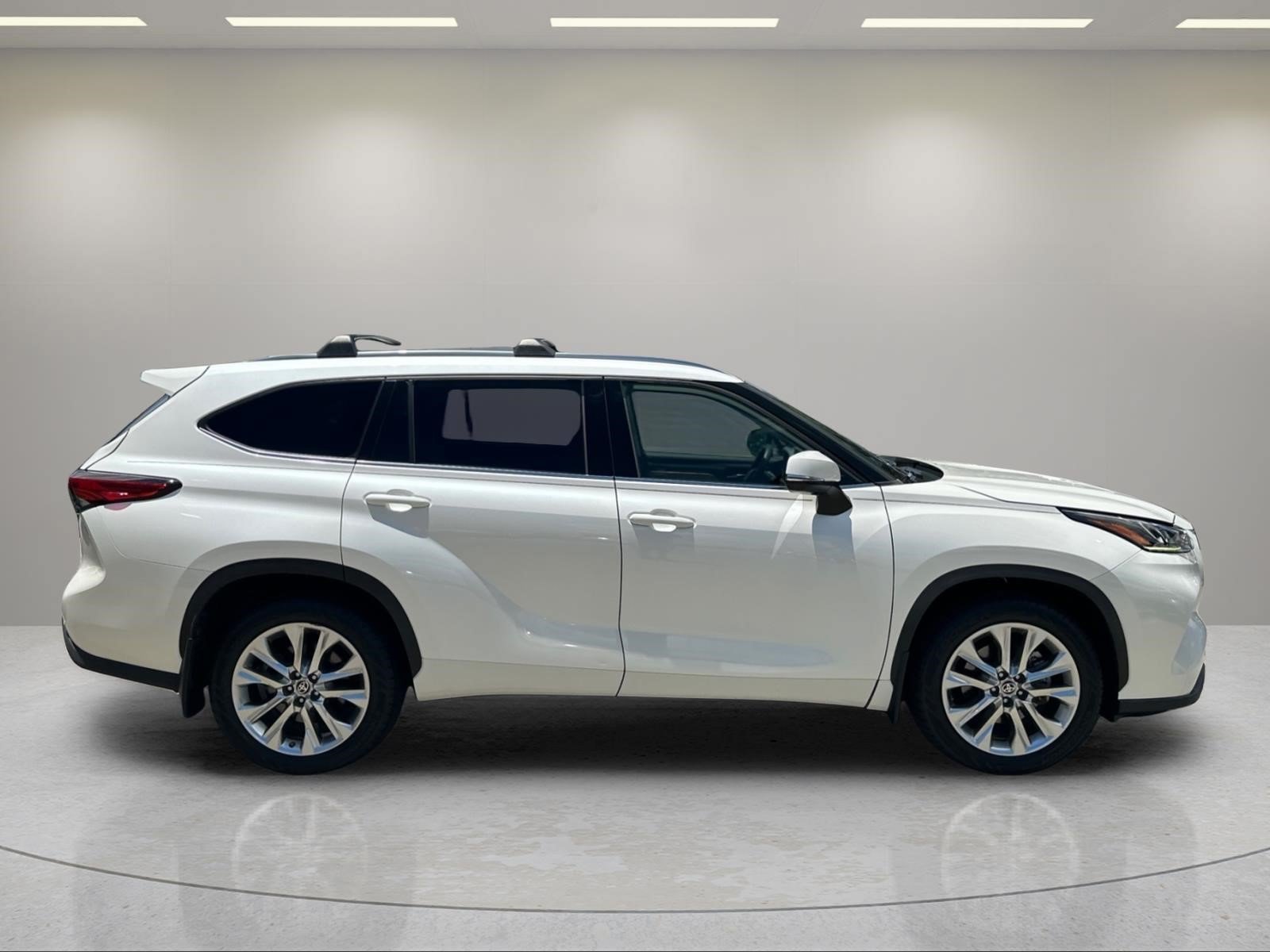 Used 2020 Blizzard Pearl Toyota Limited image 6